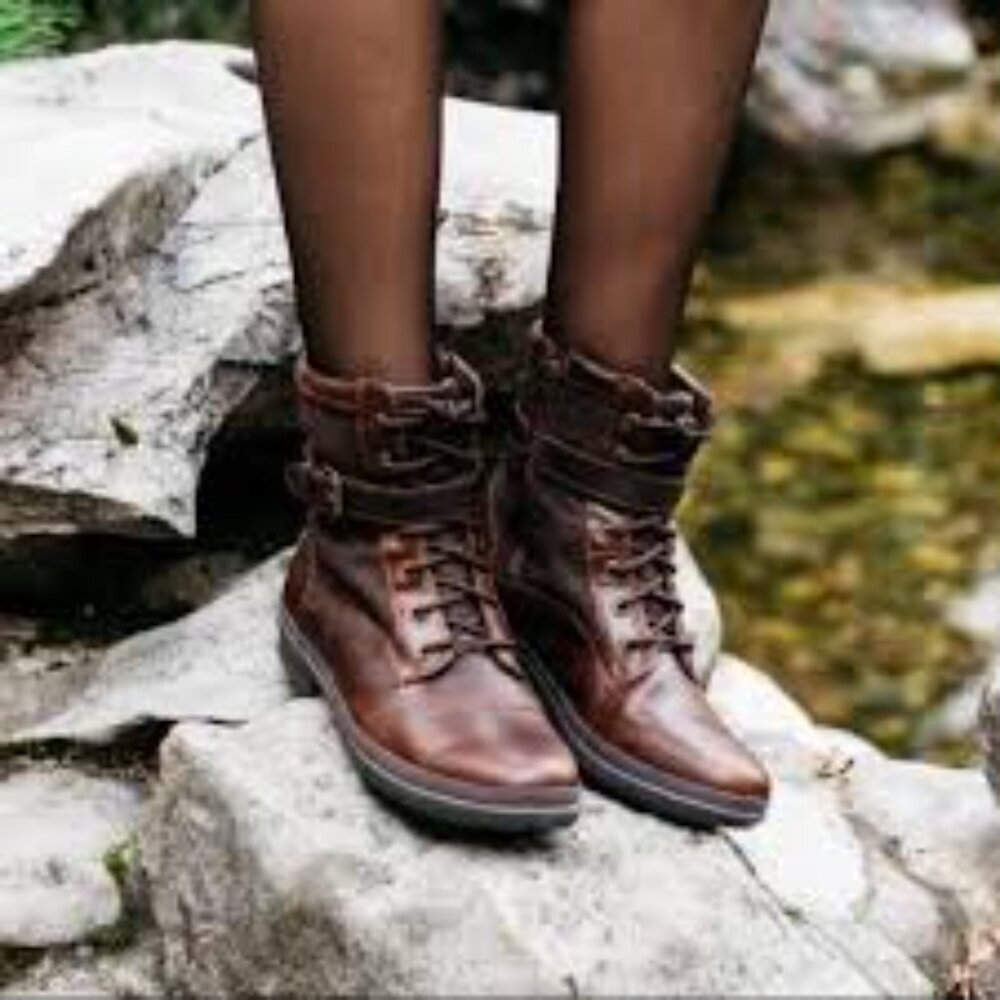 UGG Kesey Waterproof Leather Textile Ankle Boots Women Size 7.5